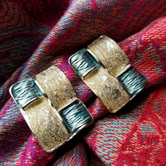 Relisted- vintage clip earrings pale yellow and sky blue - Picture 2 of 4